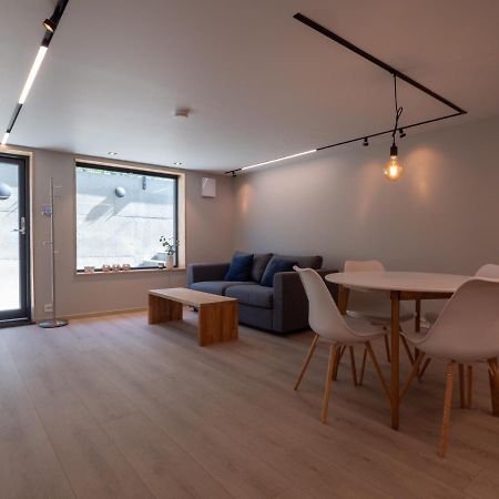 Tastefull And Modern Apartment With Parking Tromso Exterior photo